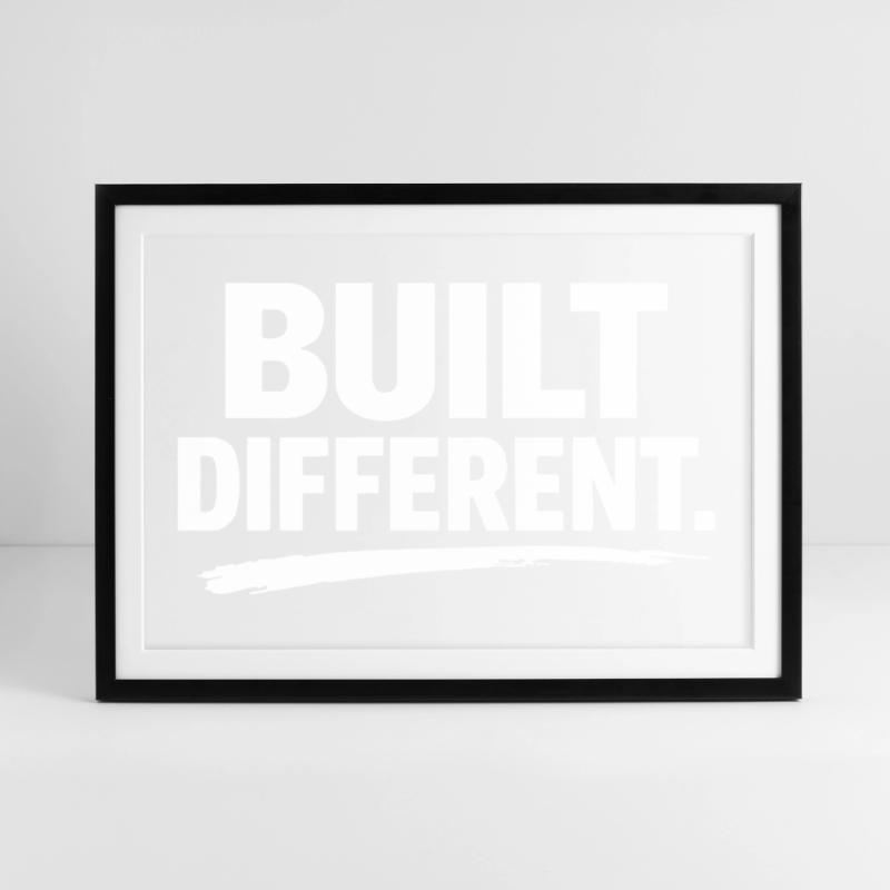 Construit différemment Affiche encadrée (69 × 49 cm)
