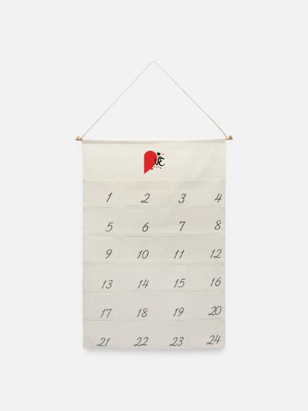 Romantisches Herzblatt-Design auf Textil - Leinen Adventskalender  - Naturweiß