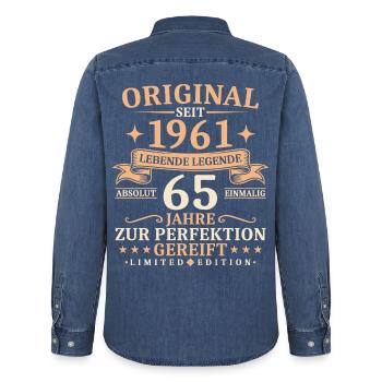 Geburtstag 65 Jahre Lebende Legende 1961 Jahrgang - Männer Jeanshemd Organic von Stanley/Stella - verwaschenes Mittelblau  - Hinten - AI Model Male 185 light (185cm)