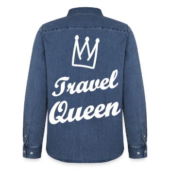 Travel Queen Krone Schrift - Männer Jeanshemd Organic von Stanley/Stella - verwaschenes Mittelblau  - Hinten - AI Model Male 185 light (185cm)