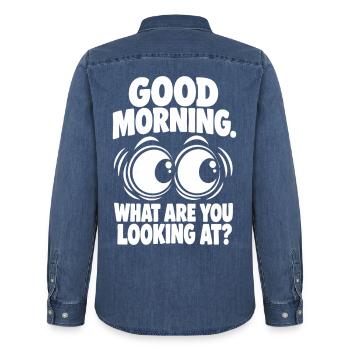 Good Morning – What Are You Looking At? - Männer Jeanshemd Organic von Stanley/Stella - verwaschenes Mittelblau  - Hinten - AI Model Male 185 light (185cm)