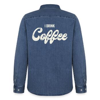 Ich trink Kaffee – Retro Script - Männer Jeanshemd Organic von Stanley/Stella - verwaschenes Mittelblau  - Hinten - AI Model Male 185 light (185cm)
