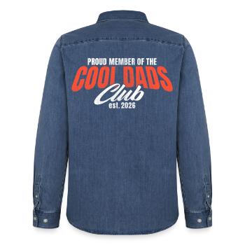 Cool Dads Club - Papa 2026 Geschenk - Männer Jeanshemd Organic von Stanley/Stella - verwaschenes Mittelblau  - Hinten - AI Model Male 185 light (185cm)