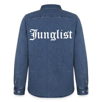 Junglist-Logo der gotischen Schrift - Männer Jeanshemd Organic von Stanley/Stella - verwaschenes Mittelblau  - Hinten - AI Model Male 185 light (185cm)