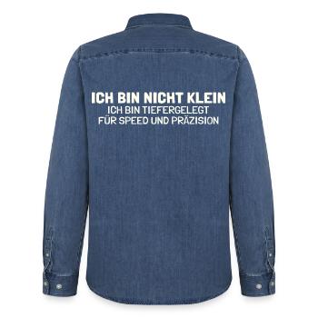 Nicht klein tiefergelegt Lustiger Spruch Tuning - Männer Jeanshemd Organic von Stanley/Stella - verwaschenes Mittelblau  - Hinten - AI Model Male 185 light (185cm)