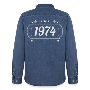 Vintage 1964 Rétro Anniversaire 1964  - Chemise en denim homme bio Stanley/Stella - bleu moyen délavé  - Dos - AI Model Male 185 light (185cm)