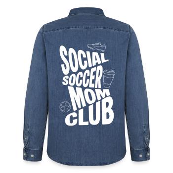 Social Soccer Mom Club - Männer Jeanshemd Organic von Stanley/Stella - verwaschenes Mittelblau  - Hinten - AI Model Male 185 light (185cm)