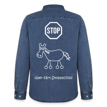 überfährt stoppschild, Stopptafel Pferd mit Rädern - Männer Jeanshemd Organic von Stanley/Stella - verwaschenes Mittelblau  - Hinten - AI Model Male 185 light (185cm)
