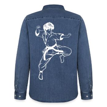Karate Junge Skizze - Männer Jeanshemd Organic von Stanley/Stella - verwaschenes Mittelblau  - Hinten - AI Model Male 185 light (185cm)