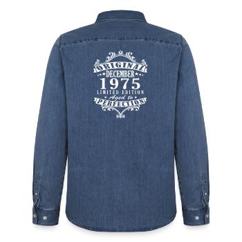 Dezember 1975 Jubiläum 1975 Legenden Dezember - Männer Jeanshemd Organic von Stanley/Stella - verwaschenes Mittelblau  - Hinten - AI Model Male 185 light (185cm)