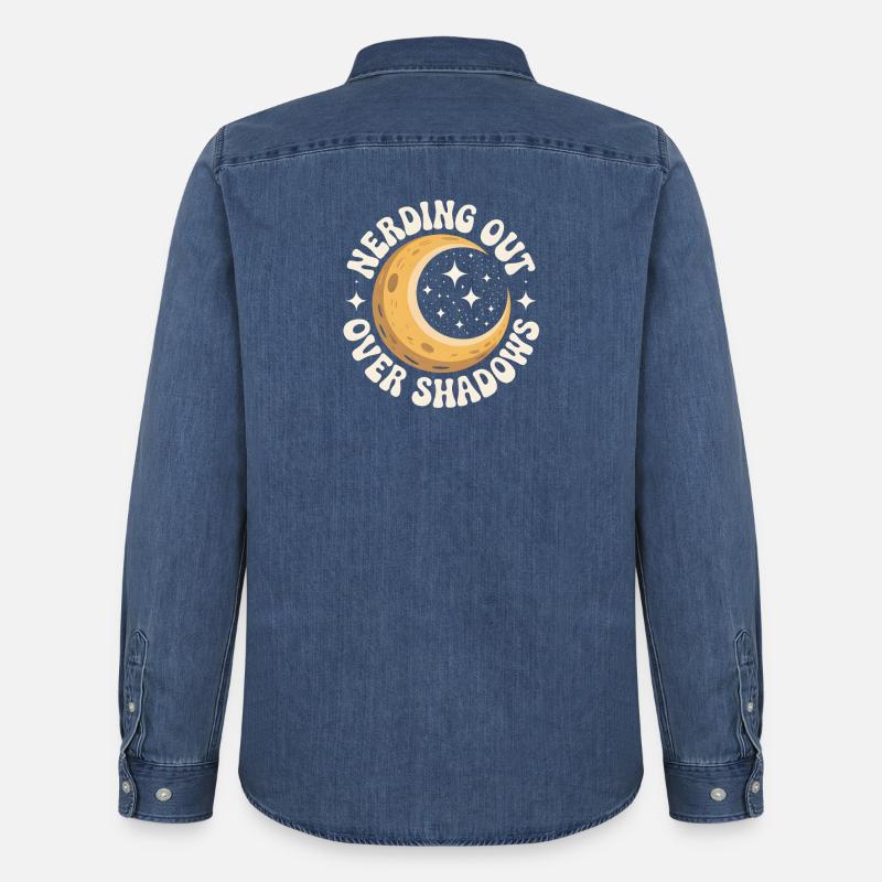 Shadow Nerd | Solar eclipse - Men’s Organic Denim Shirt by Stanley/Stella - mid washy 