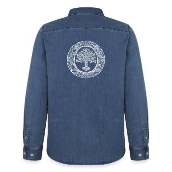 Celtic Irland Wikinger Keltisch Knoten Muster Baum - Männer Jeanshemd Organic von Stanley/Stella - verwaschenes Mittelblau  - Hinten - AI Model Male 185 light (185cm)