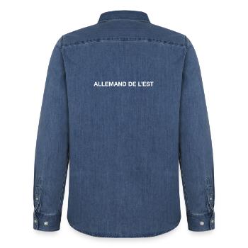 ALLEMAND DE L’EST Ossi est-allemand - Chemise en denim homme bio Stanley/Stella - bleu moyen délavé  - Dos - AI Model Male 185 light (185cm)