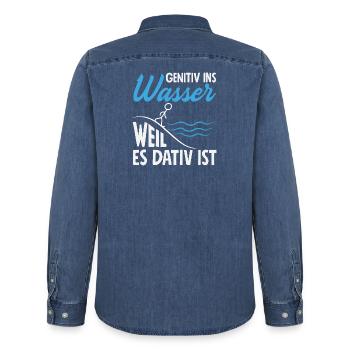 Genitiv Dativ Grammatik - Männer Jeanshemd Organic von Stanley/Stella - verwaschenes Mittelblau  - Hinten - AI Model Male 185 light (185cm)