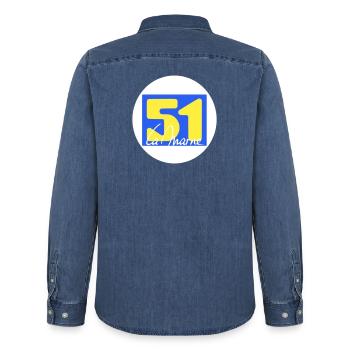 Ikonisches La Marne-Logo in leuchtenden Farben - Männer Jeanshemd Organic von Stanley/Stella - verwaschenes Mittelblau  - Hinten - AI Model Male 185 light (185cm)