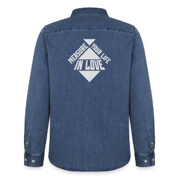 Measure Your Life In Love Inspirierend Liebe Logo - Männer Jeanshemd Organic von Stanley/Stella - verwaschenes Mittelblau  - Hinten - AI Model Male 185 light (185cm)