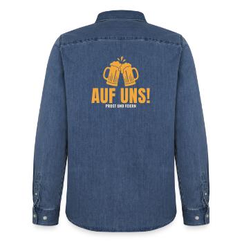 Auf uns Bier Herzschlag Prost Spruch Feiern - Männer Jeanshemd Organic von Stanley/Stella - verwaschenes Mittelblau  - Hinten - AI Model Male 185 light (185cm)