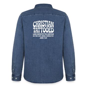 Christlich tätowierter Blick unter die Oberfläche - Männer Jeanshemd Organic von Stanley/Stella - verwaschenes Mittelblau  - Hinten - AI Model Male 185 light (185cm)