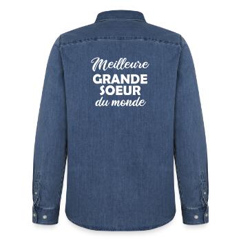 Meilleure Grande Soeur du monde - Chemise en denim homme bio Stanley/Stella - bleu moyen délavé  - Dos - AI Model Male 185 light (185cm)