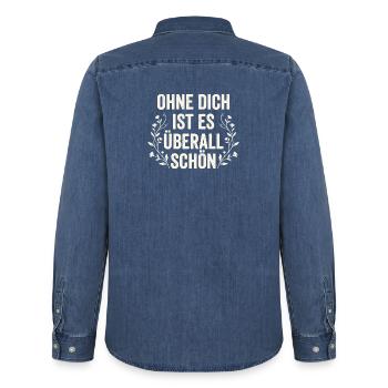 Ohne Dich Ist Es Überall Schön - Sarkasmus Zitat - Männer Jeanshemd Organic von Stanley/Stella - verwaschenes Mittelblau  - Hinten - AI Model Male 185 light (185cm)