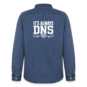 Es ist immer DNS - Männer Jeanshemd Organic von Stanley/Stella - verwaschenes Mittelblau  - Hinten - AI Model Male 185 light (185cm)