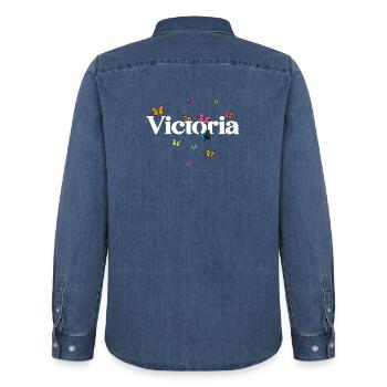 Schöner Mädchenname mit Schmetterlingen VICTORIA - Männer Jeanshemd Organic von Stanley/Stella - verwaschenes Mittelblau  - Hinten - AI Model Male 185 light (185cm)