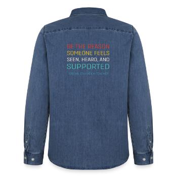 Pédagogue en éducation spécialisée - Chemise en denim homme bio Stanley/Stella - bleu moyen délavé  - Dos - AI Model Male 185 light (185cm)