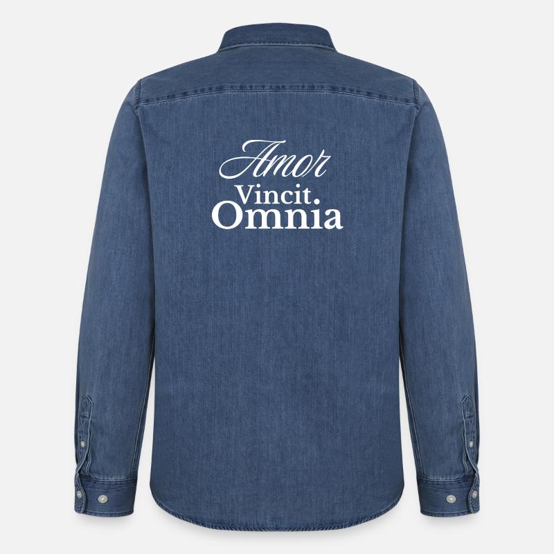 Amor Vincit Omnia Skript - Männer Jeanshemd Organic von Stanley/Stella - verwaschenes Mittelblau 