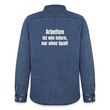Travailler comme faire la fête, mais sans s’amuser. - Chemise en denim homme bio Stanley/Stella - bleu moyen délavé  - Dos - AI Model Male 185 light (185cm)