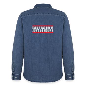 Even A Bad Day Is Just 24 Hours Motivierend Spruch - Männer Jeanshemd Organic von Stanley/Stella - verwaschenes Mittelblau  - Hinten - AI Model Male 185 light (185cm)