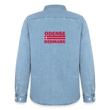 Odense, Dänemark Gestreifte Flagge - Männer Jeanshemd Organic von Stanley/Stella - verwaschenes Hellblau - Hinten - AI Model Male 185 light (185cm)