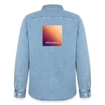 Mallorca Umriss im Sonnenuntergang - Männer Jeanshemd Organic von Stanley/Stella - verwaschenes Hellblau - Hinten - AI Model Male 185 light (185cm)