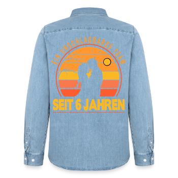 6 Jahre Beziehung Geschenk Partner Ehemann Ehefrau - Männer Jeanshemd Organic von Stanley/Stella - verwaschenes Hellblau - Hinten - AI Model Male 185 light (185cm)