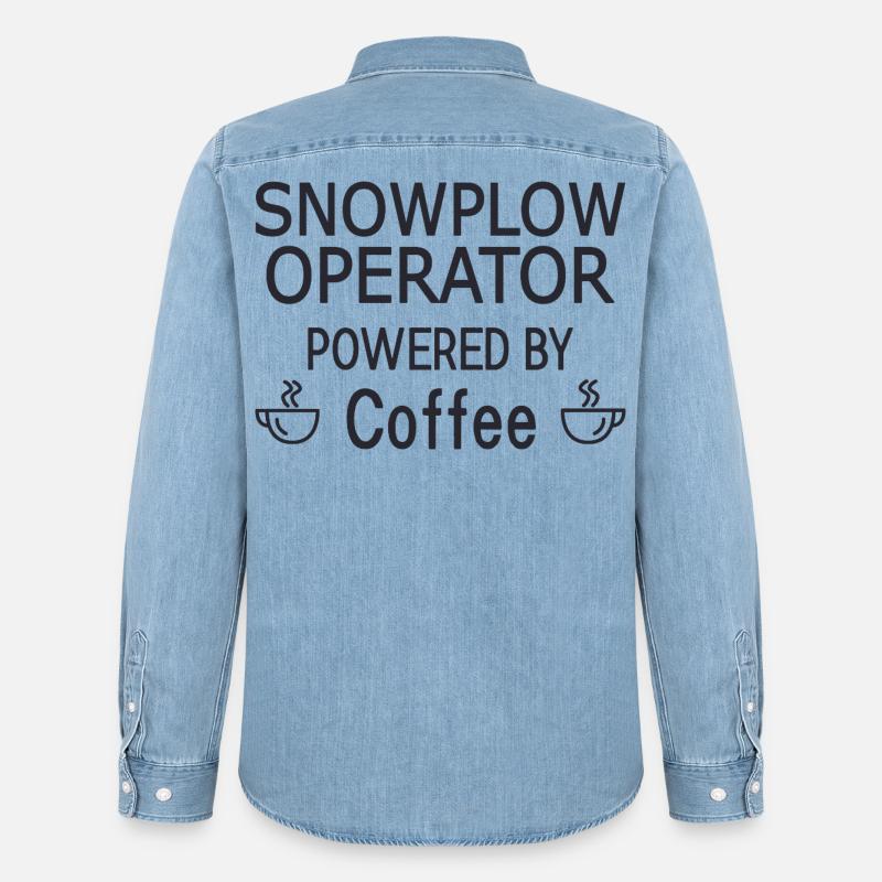 Snowplow Operator Powered Coffee Schneepflugfahrer - Männer Jeanshemd Organic von Stanley/Stella - verwaschenes Hellblau
