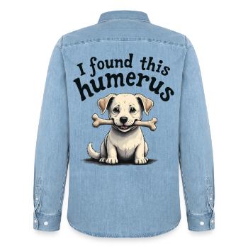 J’ai trouvé cet humérus - Chemise en denim homme bio Stanley/Stella - bleu clair délavé - Dos - AI Model Male 185 light (185cm)