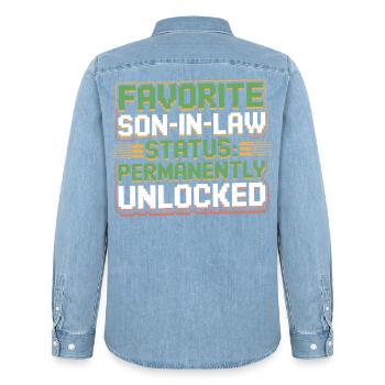 Belle-mère rétro drôle beau-père - Chemise en denim homme bio Stanley/Stella - bleu clair délavé - Dos - AI Model Male 185 light (185cm)