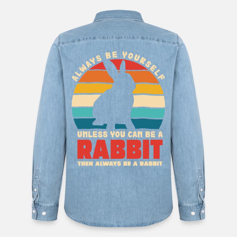 Retro Hasen Spruch Sei Du Selbst - Männer Jeanshemd Organic von Stanley/Stella - verwaschenes Hellblau