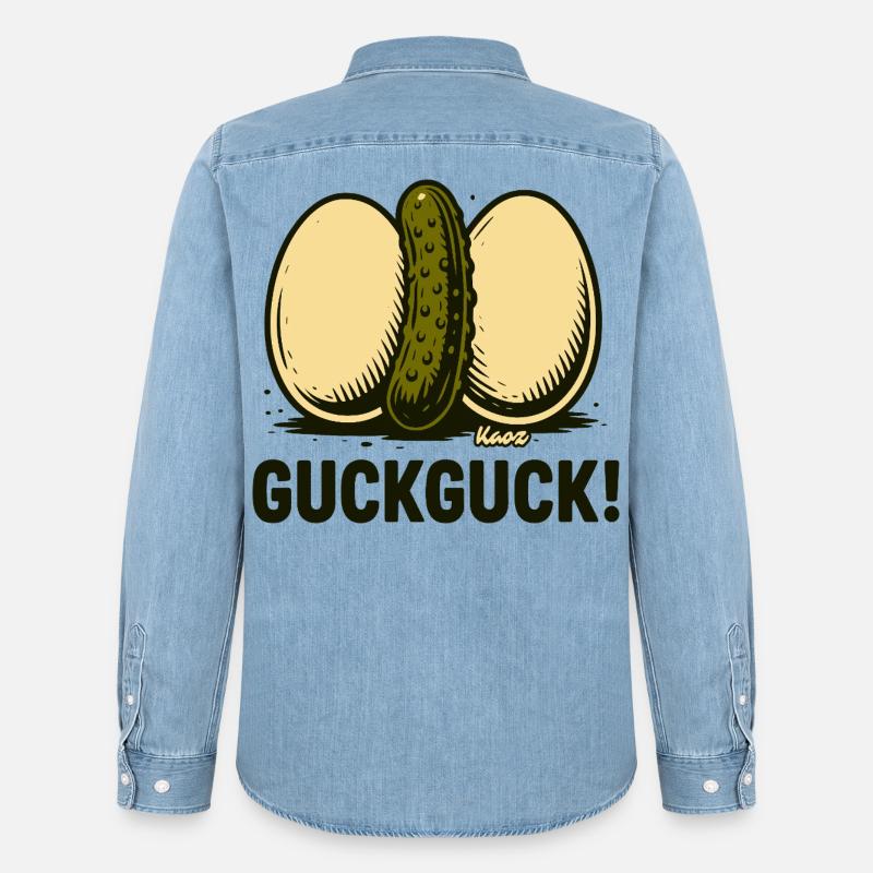 Zwei hartgekochte Eier mit einer Gurke - Männer Jeanshemd Organic von Stanley/Stella - verwaschenes Hellblau