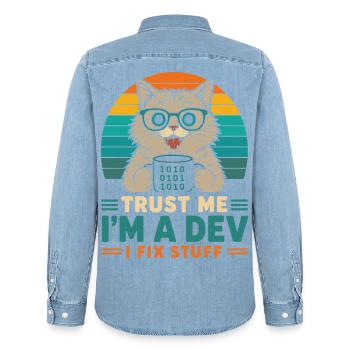 Croyez-moi, je suis développeur – programmeur chat - Chemise en denim homme bio Stanley/Stella - bleu clair délavé - Dos - AI Model Male 185 light (185cm)
