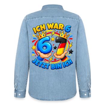 Ich War 6 Jetzt Bin Ich 7 – Six Seven 7 Geburtstag - Männer Jeanshemd Organic von Stanley/Stella - verwaschenes Hellblau - Hinten - AI Model Male 185 light (185cm)