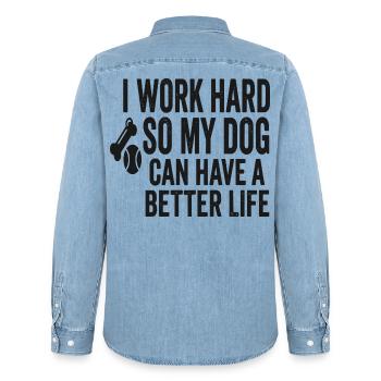 Ich arbeite hart, damit mein Hund besser lebt - Männer Jeanshemd Organic von Stanley/Stella - verwaschenes Hellblau - Hinten - AI Model Male 185 light (185cm)
