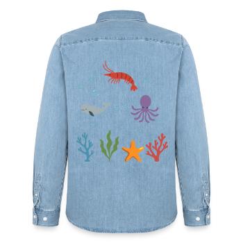 Garnele Unterwasser Kinder Wal - Männer Jeanshemd Organic von Stanley/Stella - verwaschenes Hellblau - Hinten - AI Model Male 185 light (185cm)