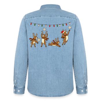 Volleyball Weihnachten Rentiere Wichtelgeschenk - Männer Jeanshemd Organic von Stanley/Stella - verwaschenes Hellblau - Hinten - AI Model Male 185 light (185cm)