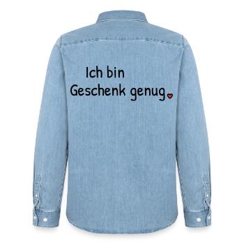 Ich bin Geschenk genug | Spruch mit Herz - Männer Jeanshemd Organic von Stanley/Stella - verwaschenes Hellblau - Hinten - AI Model Male 185 light (185cm)
