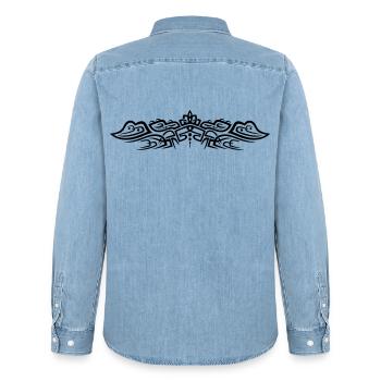 Filigranes Tribal Tattoo mit Krokodilen - Männer Jeanshemd Organic von Stanley/Stella - verwaschenes Hellblau - Hinten - AI Model Male 185 light (185cm)
