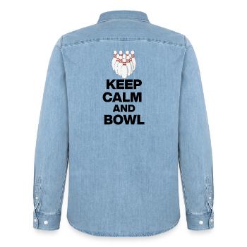 KEEP CALM AND BOWL, STRIKE MEISTER! PIN SNIPER - Männer Jeanshemd Organic von Stanley/Stella - verwaschenes Hellblau - Hinten - AI Model Male 185 light (185cm)