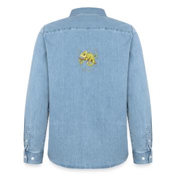 Adaptive Signal Chamäleon im Goldrahmen - Männer Jeanshemd Organic von Stanley/Stella - verwaschenes Hellblau - Hinten - AI Model Male 185 light (185cm)