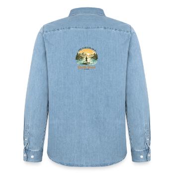 Life is Better on a Paddle Board – Vintage SUP  - Männer Jeanshemd Organic von Stanley/Stella - verwaschenes Hellblau - Hinten - AI Model Male 185 light (185cm)