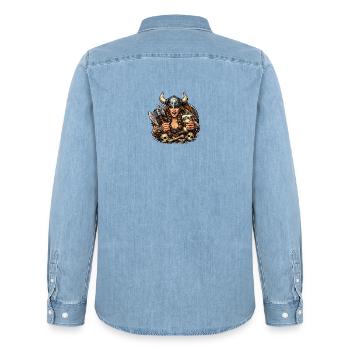Viking Kriegerin mit Helm und Bier - Männer Jeanshemd Organic von Stanley/Stella - verwaschenes Hellblau - Hinten - AI Model Male 185 light (185cm)