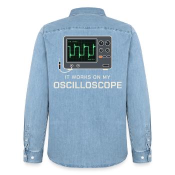 Es funktioniert an meinem Oszilloskop - Männer Jeanshemd Organic von Stanley/Stella - verwaschenes Hellblau - Hinten - AI Model Male 185 light (185cm)